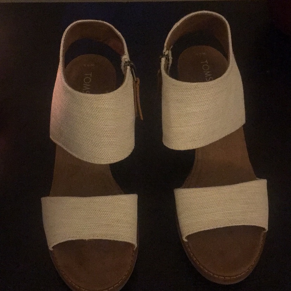 Toms canvas sandals 9.5